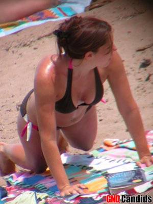 GND Candids are proud to present you with a free pictures featuring adolescent female has a hot body