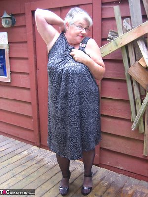 TAC Amateurs pleased to share with you a free xxx photo gallery with Girdle Goddess xxx gallery 268404